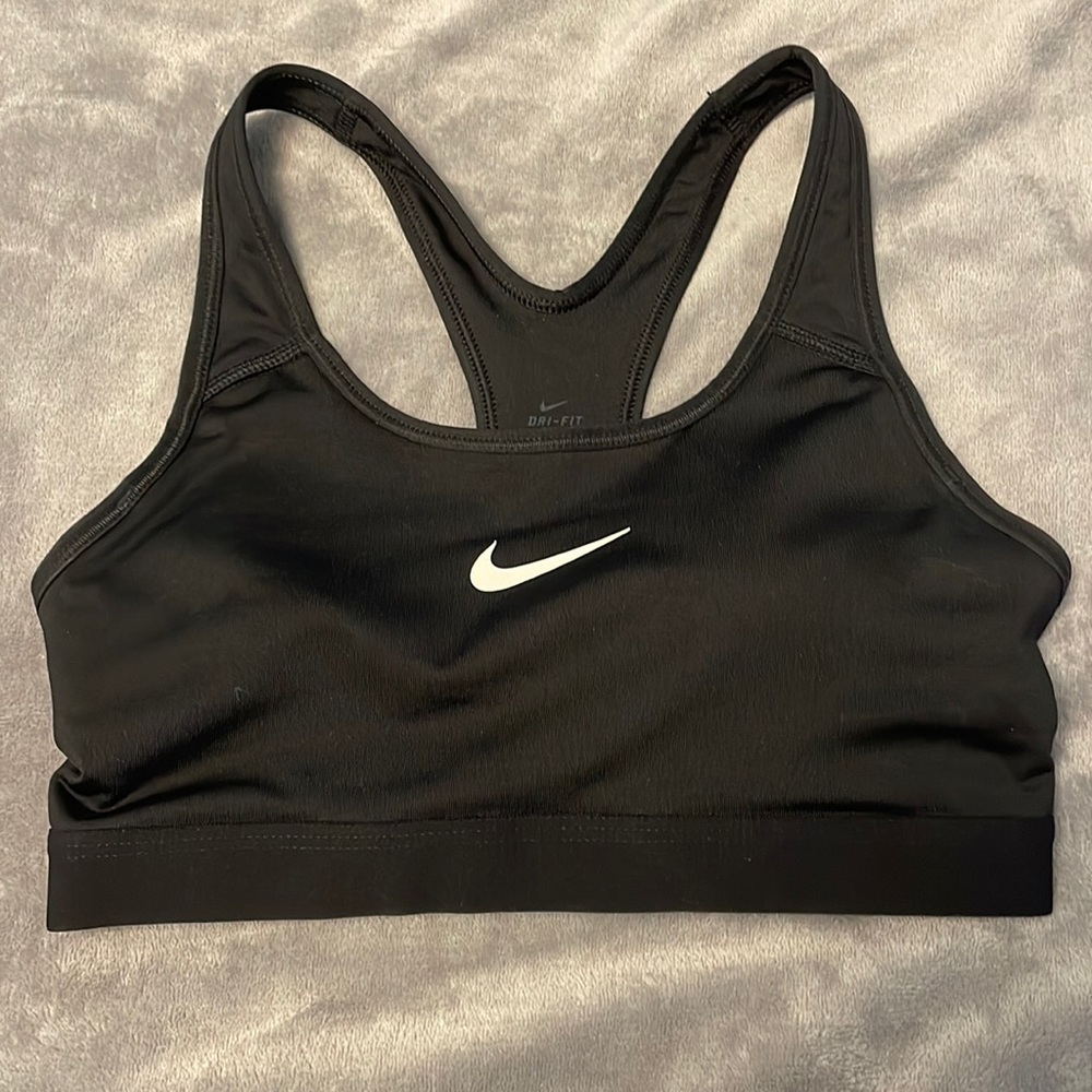 Black nike sports bra, size small